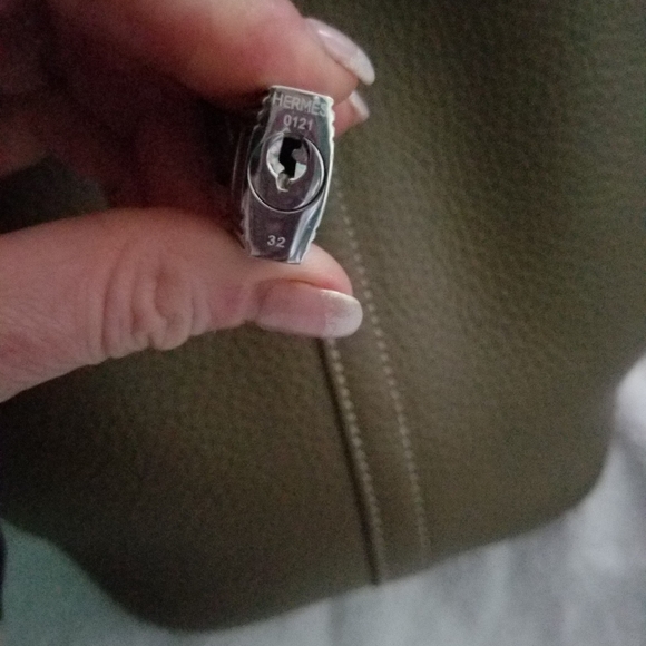 Hermes - Picture 7 of 7